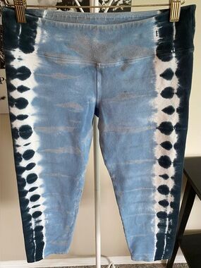 Woman’s Hard Tail Blue & Navy Tie-Dye Capris